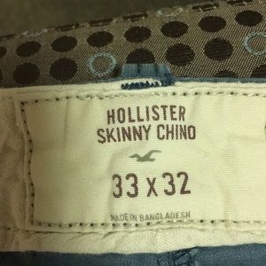 Hollister Joggers.